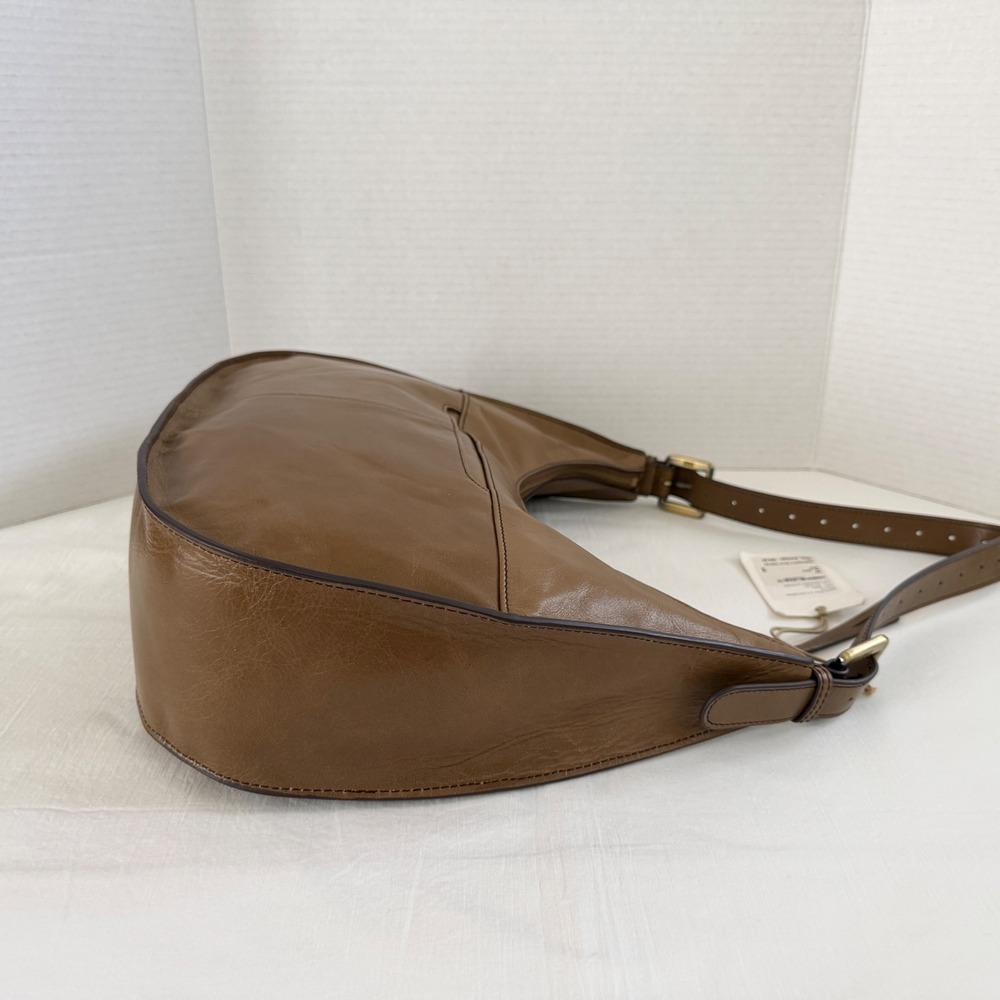 HOBO Int'l PREVAIL Shoulder Bag Mink NWT Crescent-Shaped Zip Top - Picture 5 of 11